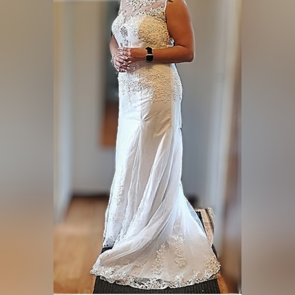 Elegant White Wedding Dress NWOT!!